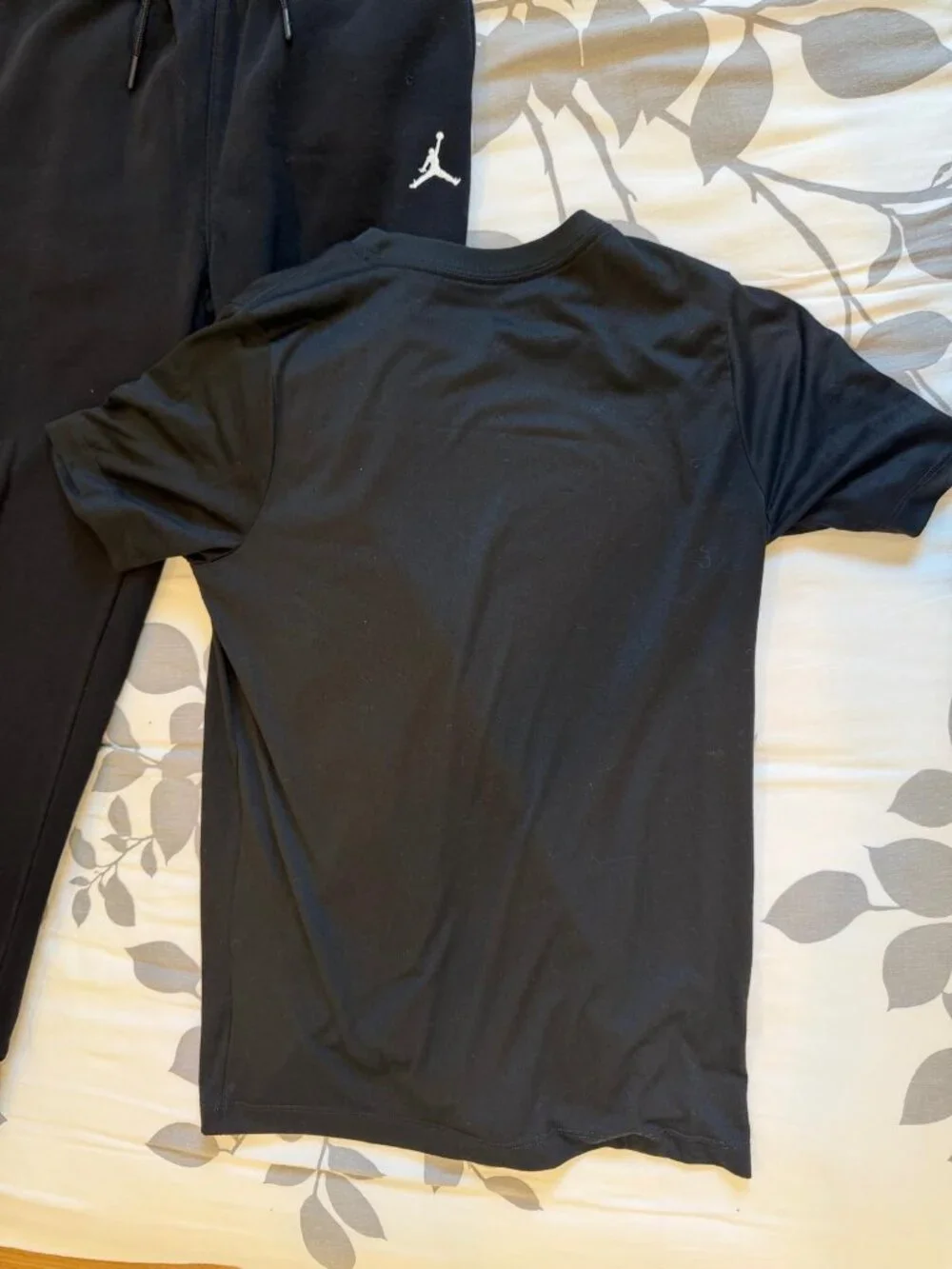 Bundle of Y L (12-13) Nike boys jordan athletic pants and dry fit short sleeve t - Picture 6 of 8